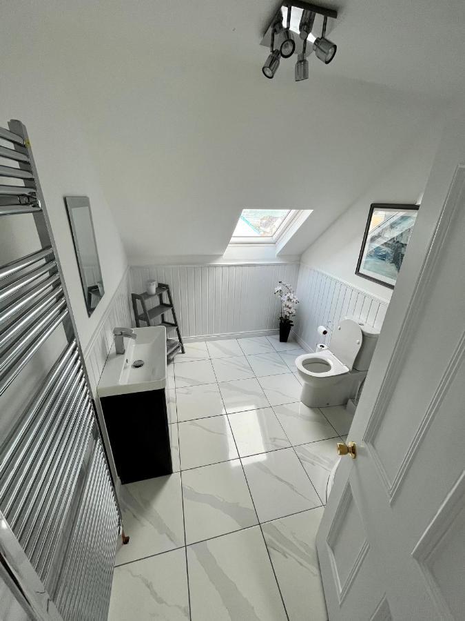 57 Main Street Newcastle Luxury Central Apartment Bagian luar foto